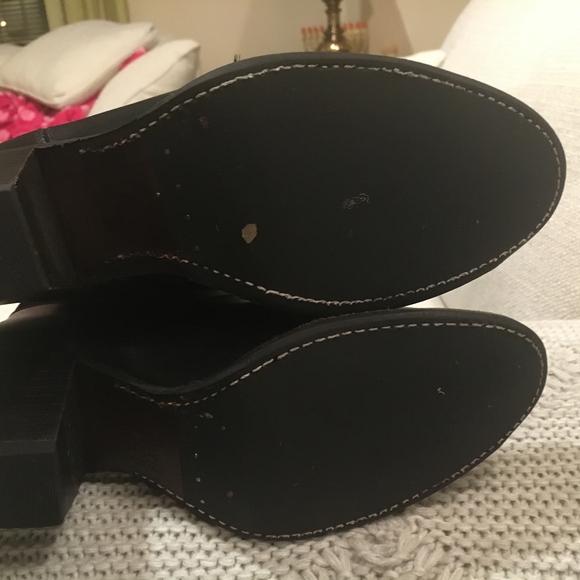 FRYE AND CO. Black Ankle Boots